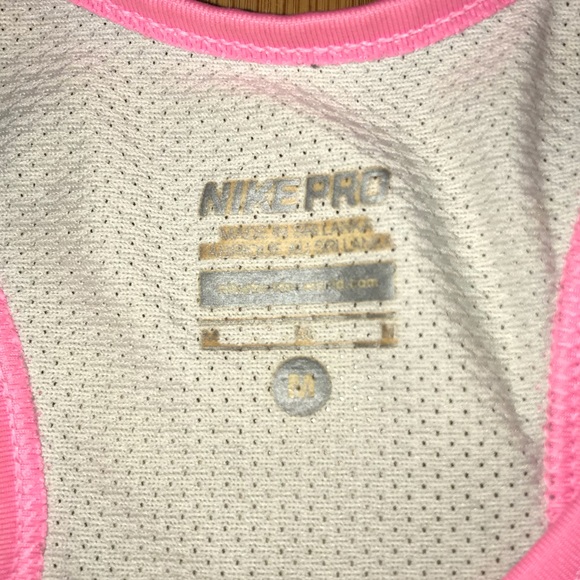 pink sports bra - Picture 3 of 3